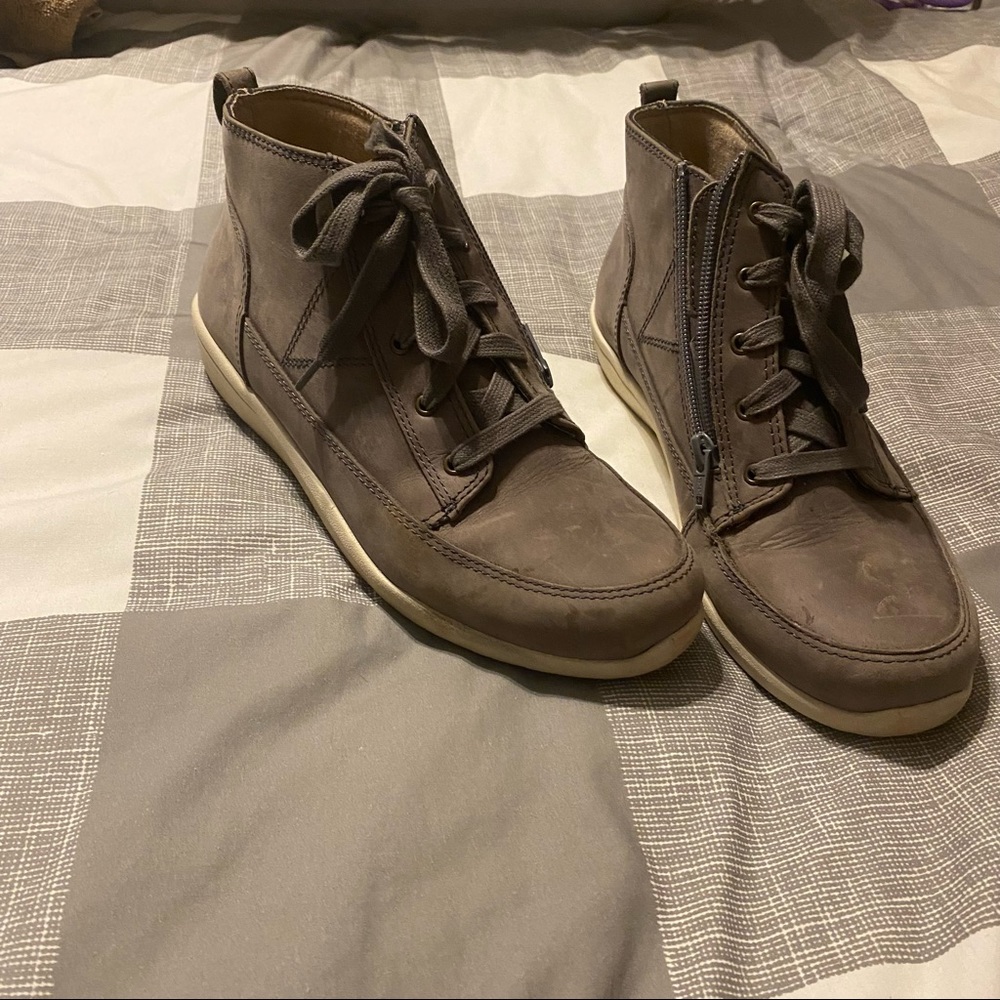 Vionic shawna hightop sneaker